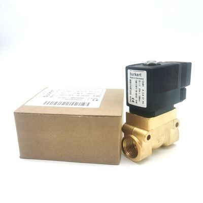 00137538 6013 Tip Normalde Kapalı 2.0 Akış Deliği FKM Dükkan 8W Burkert Solenoid Valf