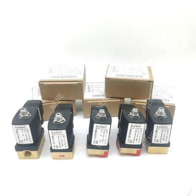 00125301 Solenoid Valf Burkert 6013 Tip Doğrudan Eylemli G1/4 Inch 2/2 Normalde Kapalı 3.0 Akış Deliği FKM Kapalı Bakır Valf Vücudu 24VDC 8W 0~6bar