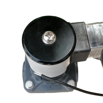 UPVC Gövde Malzemesi Pnömatik Solenoid Valf FF1U50B50 Kimyasal Çalışma Ortamına Uygun Çalıştırma Deliği Boyutu 50mm