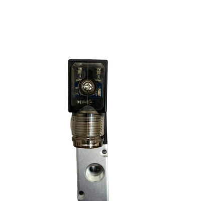 Şişirme Kalıplama Makinesi için Yay Geri Dönüşlü Solenoid Valf NORGREN VCB22B417A-AB219J G1/4 AC220V 3/2 NC Pnömatik Yön Valfi