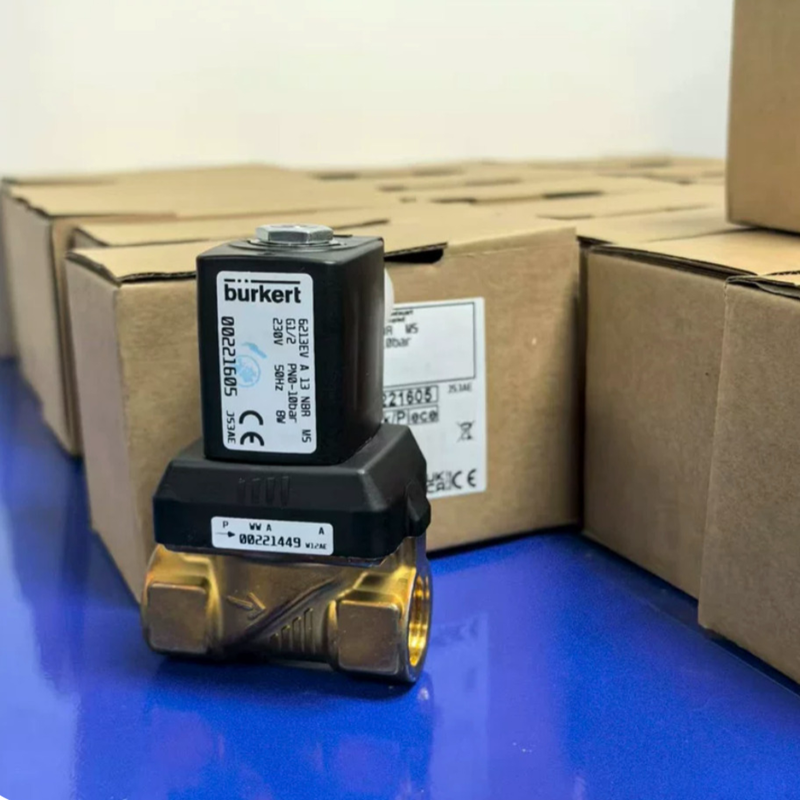 Burkert 6213 Solenoid Valf 00221602 G1/2 2/2 NC DC24V 8W Pirinç Gövde NBR Conta 0-10bar